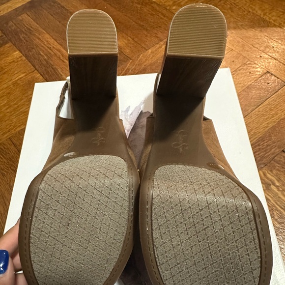 NWOT- Devalyn Slingback Platform Sandal Heeled. Size 8M in color Tobacco - Picture 5 of 12